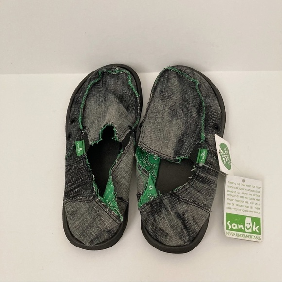 NWT Sanuk Shoes | Size 2 - Picture 2 of 4